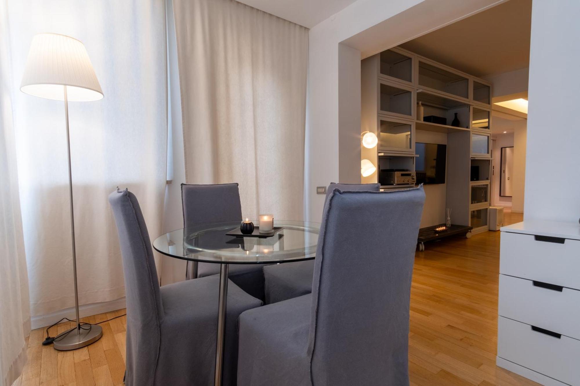 Attic With Terrace And Jacuzzi - Luxury Lejlighed Rom