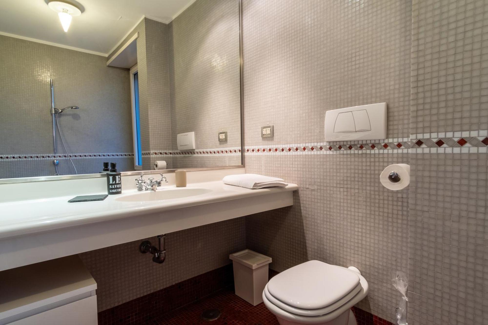 Attic With Terrace And Jacuzzi - Luxury Lejlighed Rom